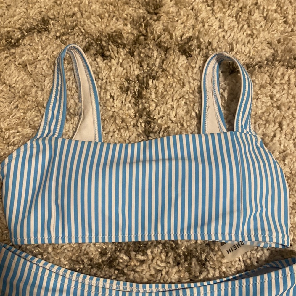 Stripe bikini - Picture 2 of 3